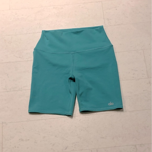 ALO Yoga Pants - Alo high waist biker shorts